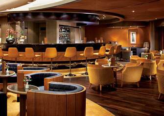 Holland America Line Nieuw Amsterdam Interior Ocean Bar.jpg